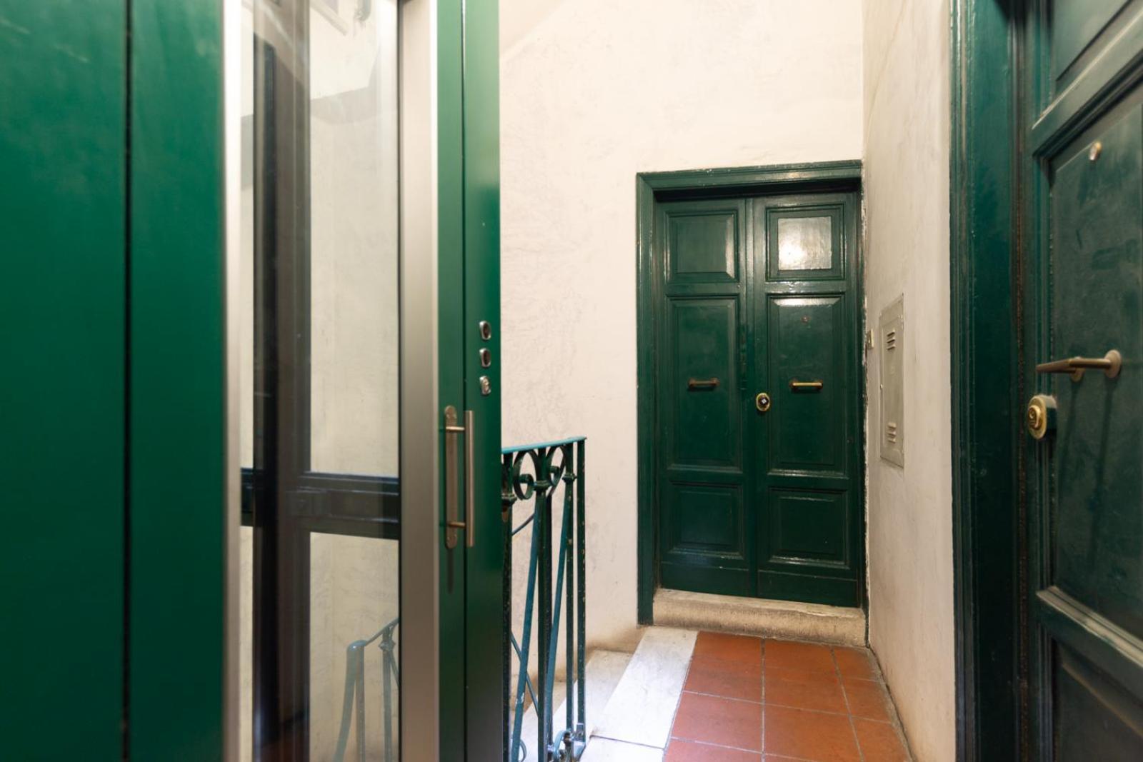Trevi Apartment Рим Экстерьер фото